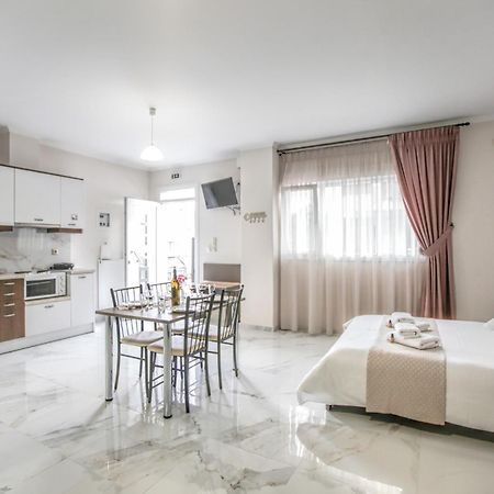 Del Sol #1 Meteora Luxurious Family Suites Kalampáka Ngoại thất bức ảnh