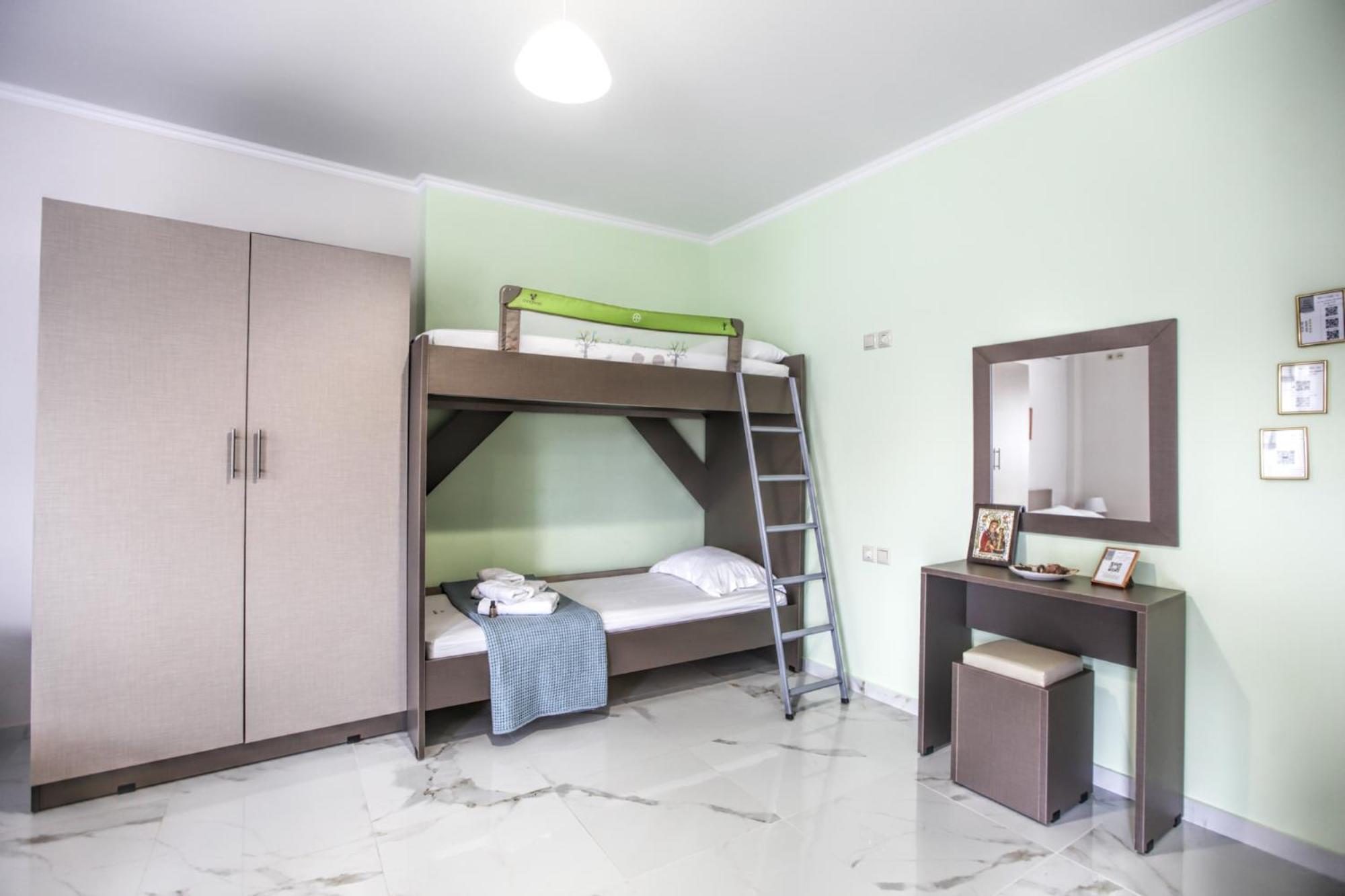 Del Sol #1 Meteora Luxurious Family Suites Kalampáka Ngoại thất bức ảnh