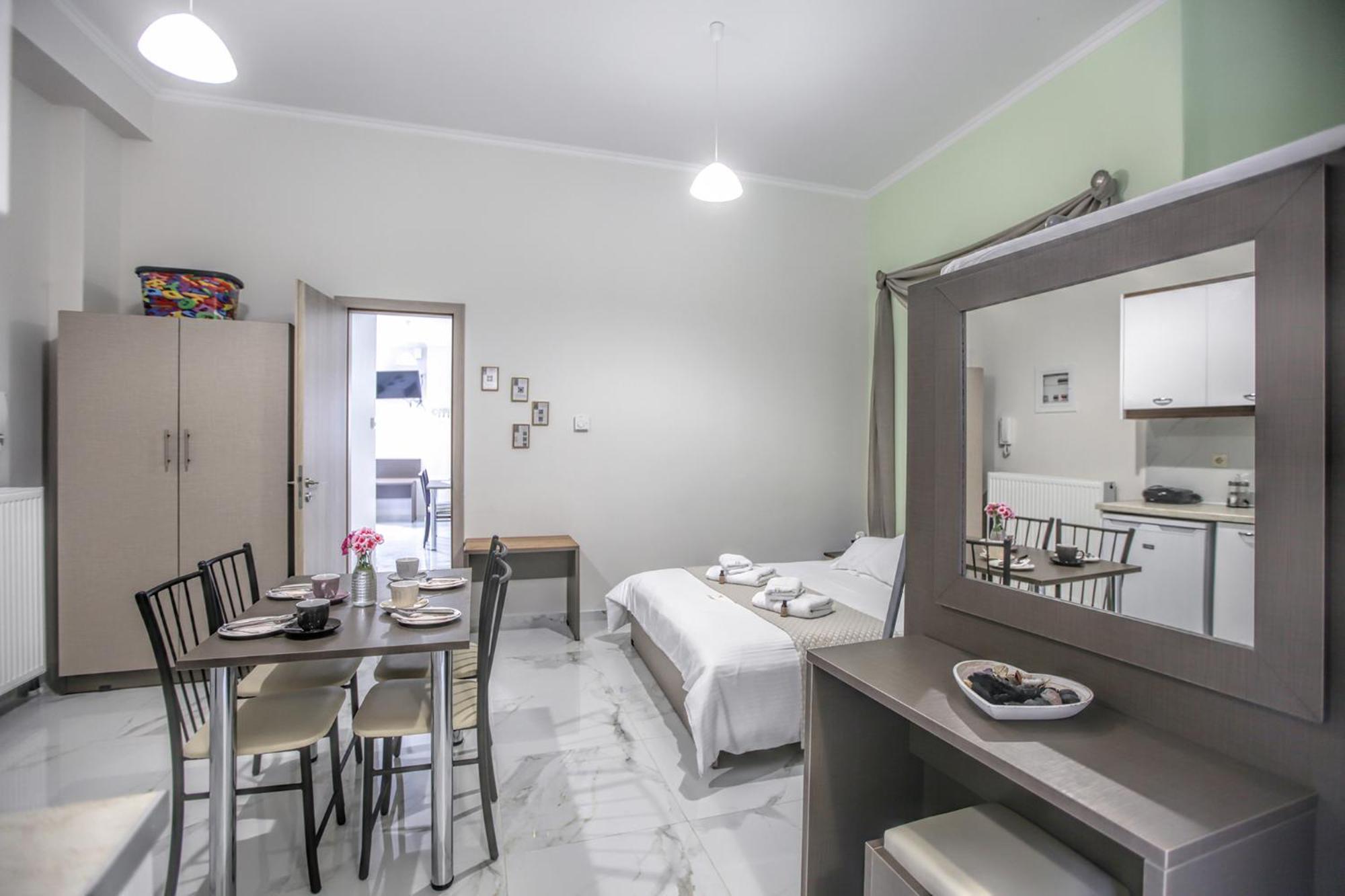 Del Sol #1 Meteora Luxurious Family Suites Kalampáka Ngoại thất bức ảnh