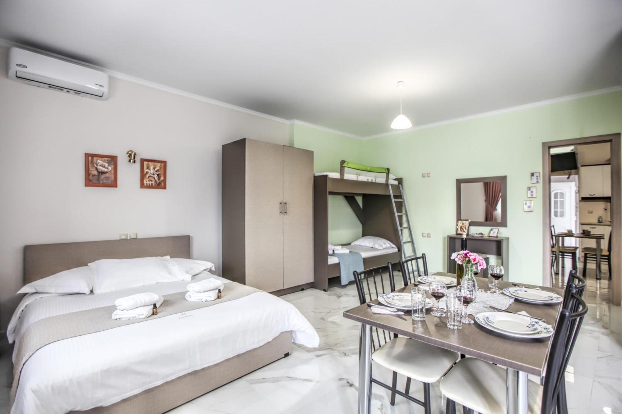 Del Sol #1 Meteora Luxurious Family Suites Kalampáka Ngoại thất bức ảnh