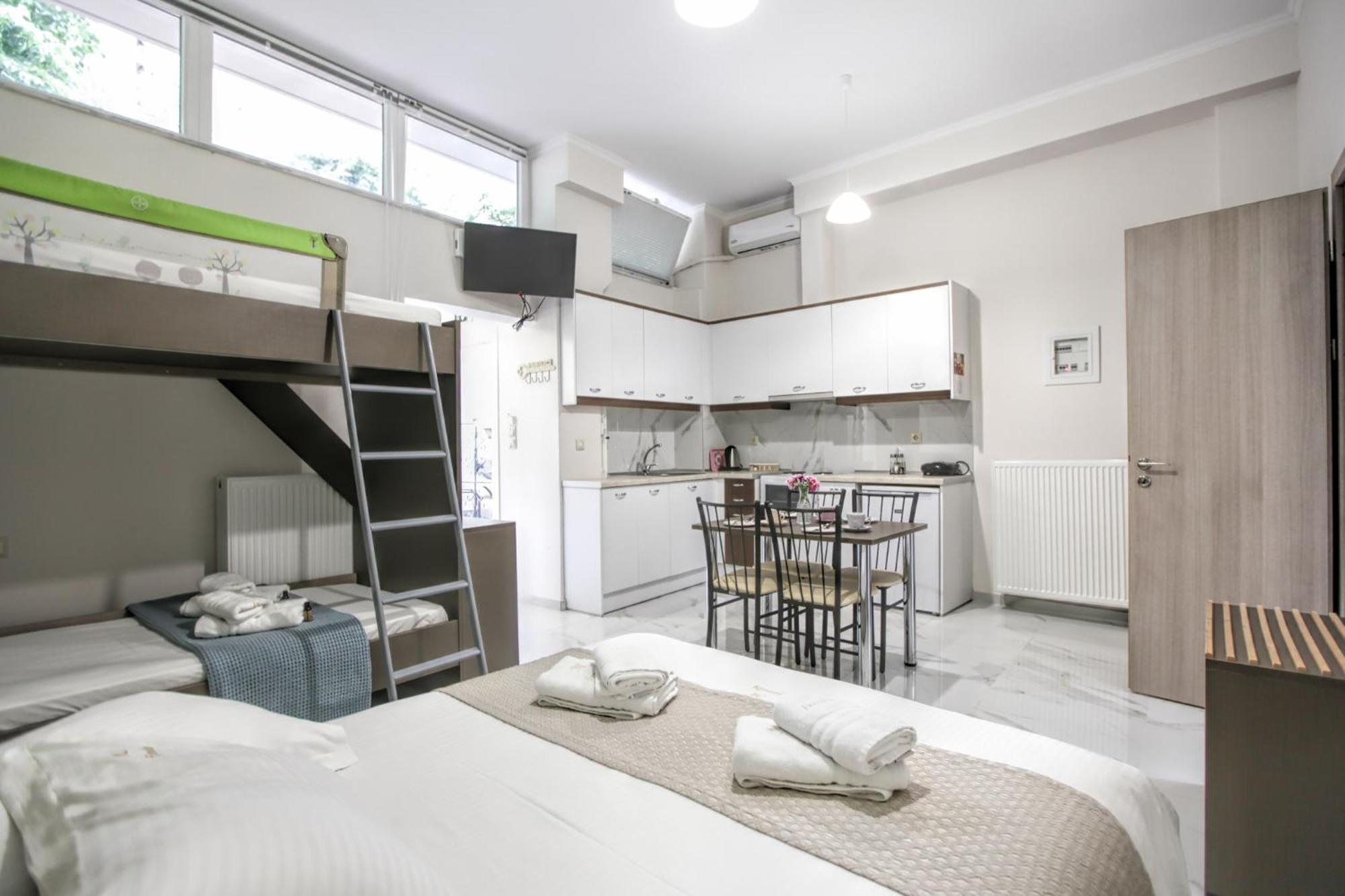 Del Sol #1 Meteora Luxurious Family Suites Kalampáka Ngoại thất bức ảnh